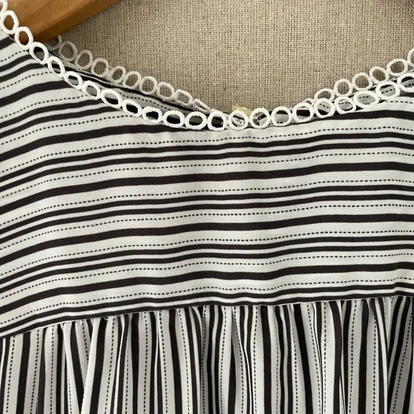 LOFT Top Striped Short Sleeve Blouse XS Petite - Picture 4 of 8